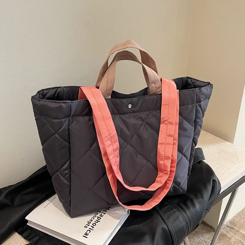 Зимна памучен яке с голям капацитет, Нова модерна чанта 2024 година, есента на дамска чанта през рамо, однотонная чанта за възрастните хора